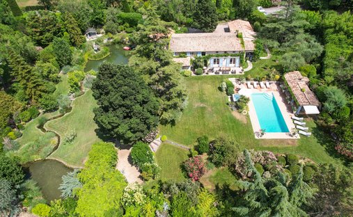 House in Châteauneuf-Grasse, Provence-Alpes-Côte d'Azur, France 1