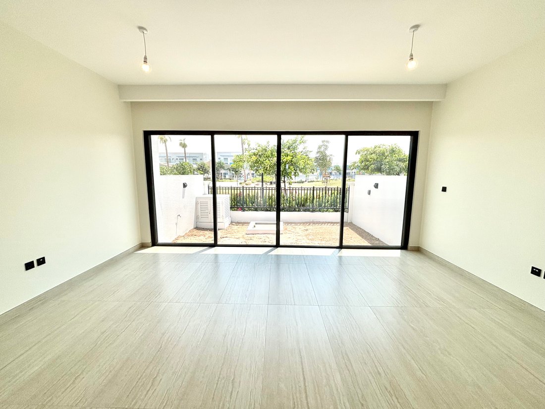 Townhouse in Al Muraqqabat, Dubai, United Arab Emirates 3 - 16479075
