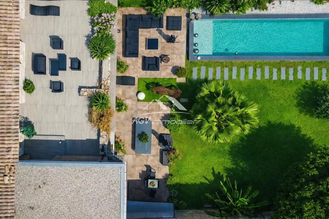 Estate in Capouchiné, Nimes, France 2 - 17470544