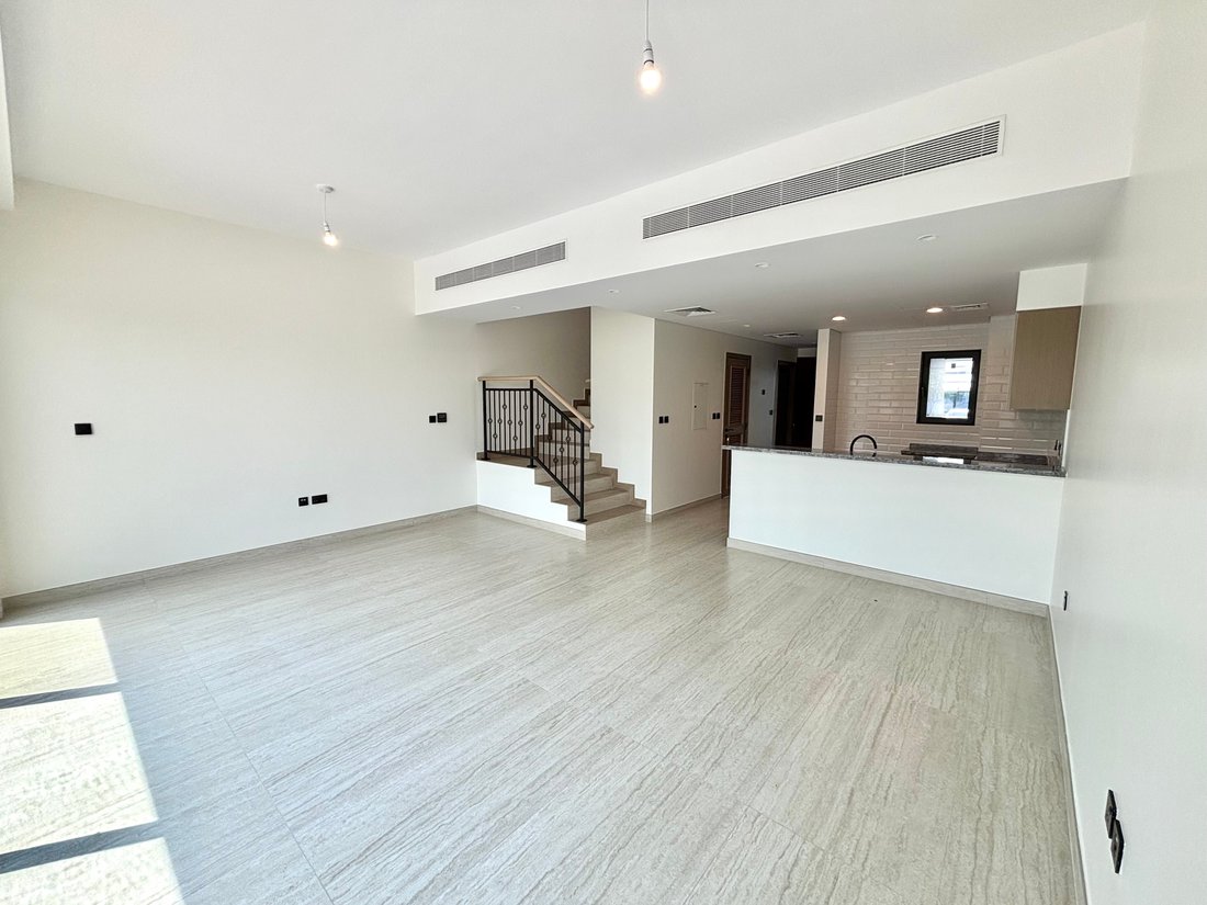 Townhouse in Al Muraqqabat, Dubai, United Arab Emirates 1 - 16479075