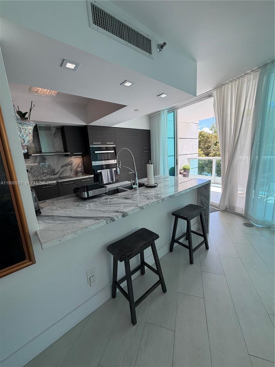 Condo in Miami, Florida, United States 3 - 17470672