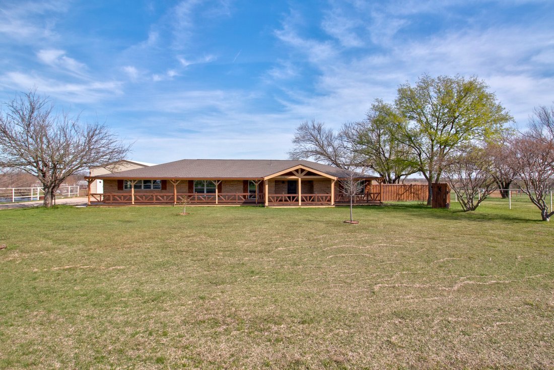 House in Sanger, Texas, United States 1 - 17470949