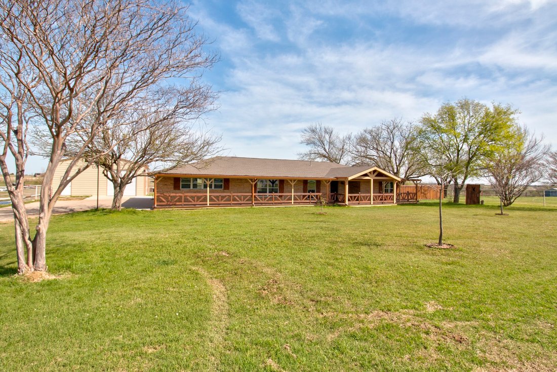 House in Sanger, Texas, United States 5 - 17470949