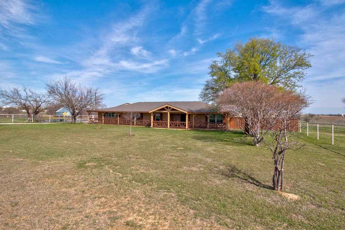 House in Sanger, Texas, United States 2 - 17470949