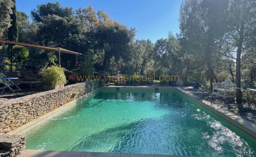 Villa in Saumane-de-Vaucluse, Provence-Alpes-Côte d'Azur, France 1