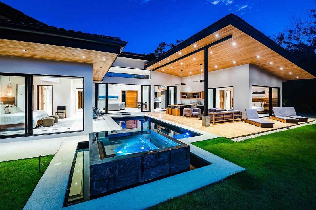 Villa in Playa Langosta, Guanacaste Province, Costa Rica 2 - 17472343