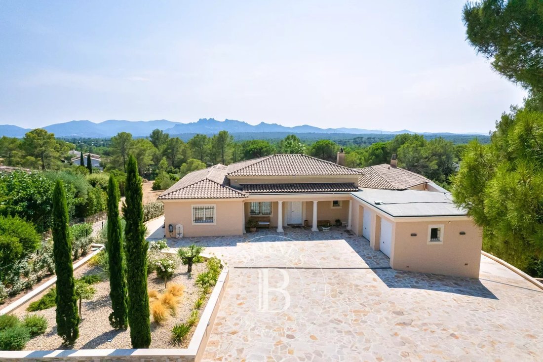 Villa in La Bouverie, Roquebrune-sur-Argens, France 2 - 14580168
