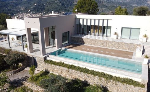 Finca in Santa Coloma Residencial, Catalonia, Spain 1