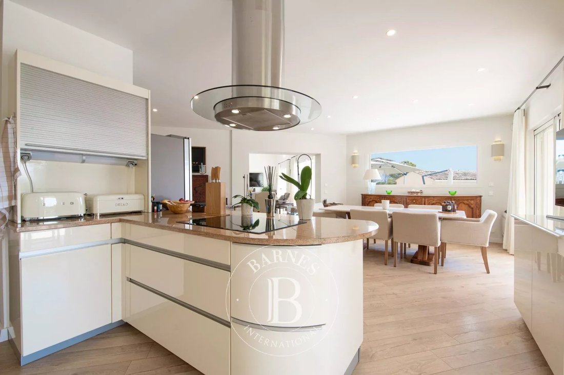 Villa in La Bouverie, Roquebrune-sur-Argens, France 4 - 14580168