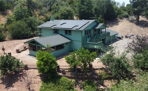 House in Lower Lake, California, United States 1
