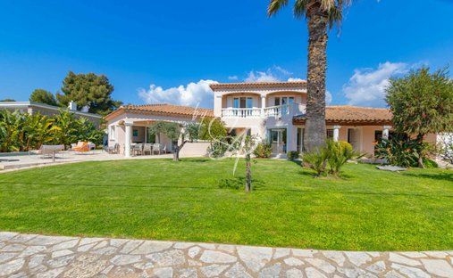 Villa in La Londe-les-Maures, Provence-Alpes-Côte d'Azur, France 1