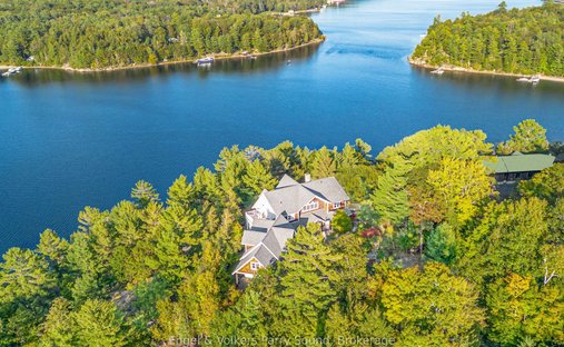 House in Nobel, Ontario, Canada 1