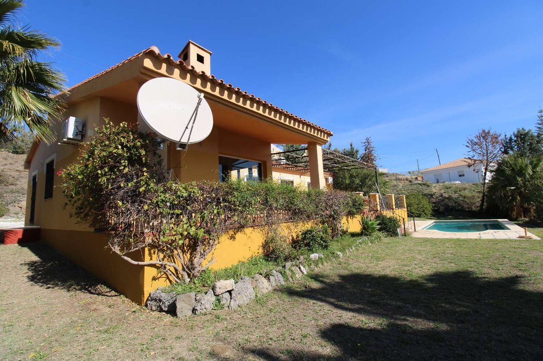 Villa in Alhaurin de la Torre, Andalusia, Spain 4 - 17473918