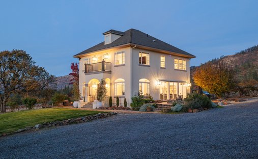 House in Applegate, Oregon, United States 1