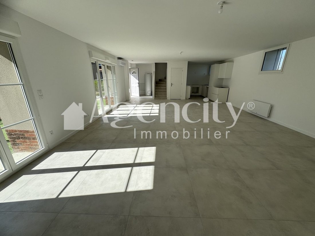House in Centre Ville Sud Ouest, Bussy-Saint-Georges, France 2 - 17475530