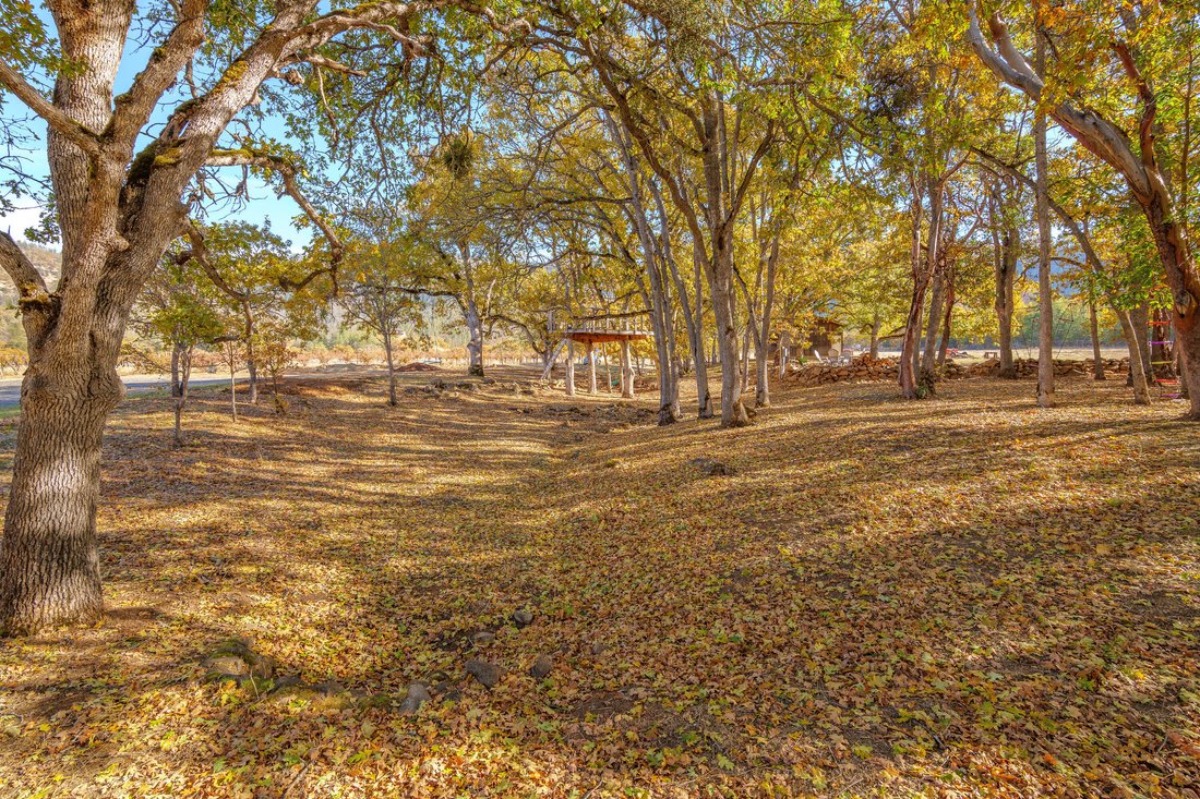 House in Applegate, Oregon, United States 4 - 17475469