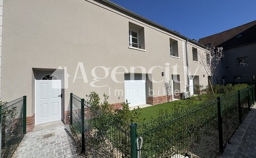 House in Centre Ville Sud Ouest, Bussy-Saint-Georges, France 1
