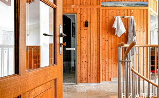 19th Century Château With 4,34 Hectare Wooded Park Swimming Pool Burgundy, Near Beaune