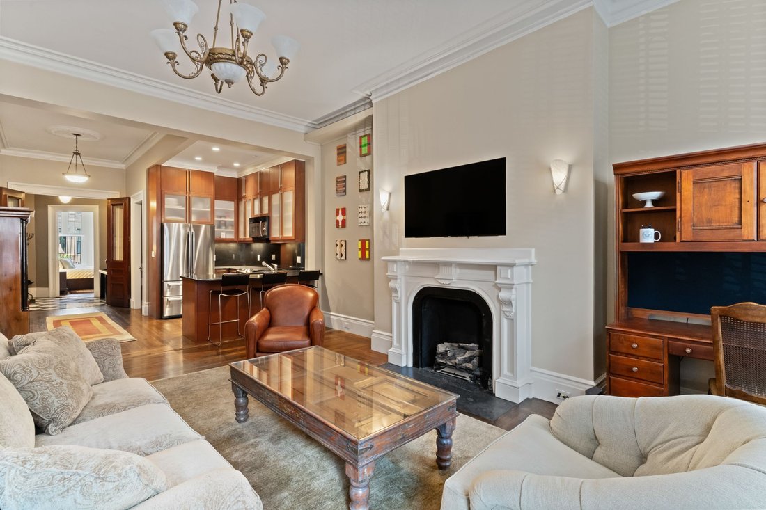 Condo in Boston, Massachusetts, United States 1 - 17475721