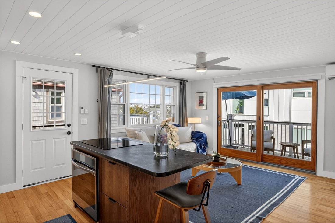 Condo in Provincetown, Massachusetts, United States 3 - 17353710