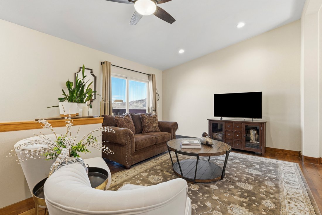 Oak Creek, Colorado, United States 5 - 17074528