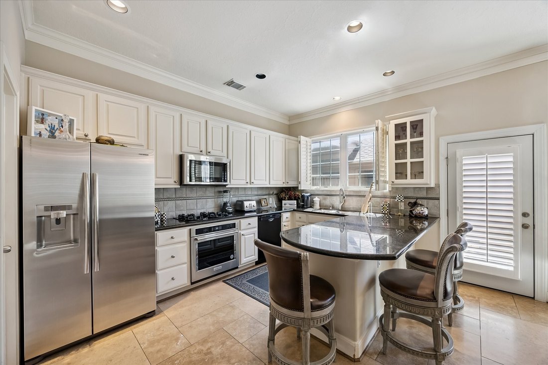 House in Houston, Texas, United States 3 - 17475816
