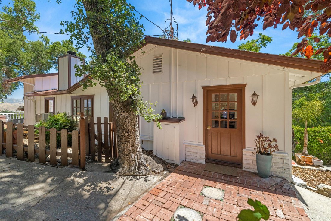 Santa Barbara, California, United States 5 - 17475926