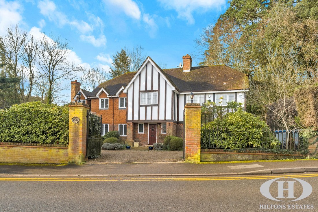 House in Gerrards Cross, England 4 - 17476020