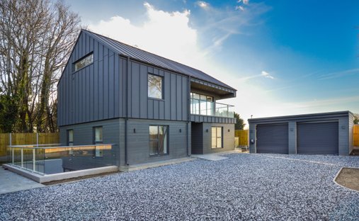 House in Tongham, England 1