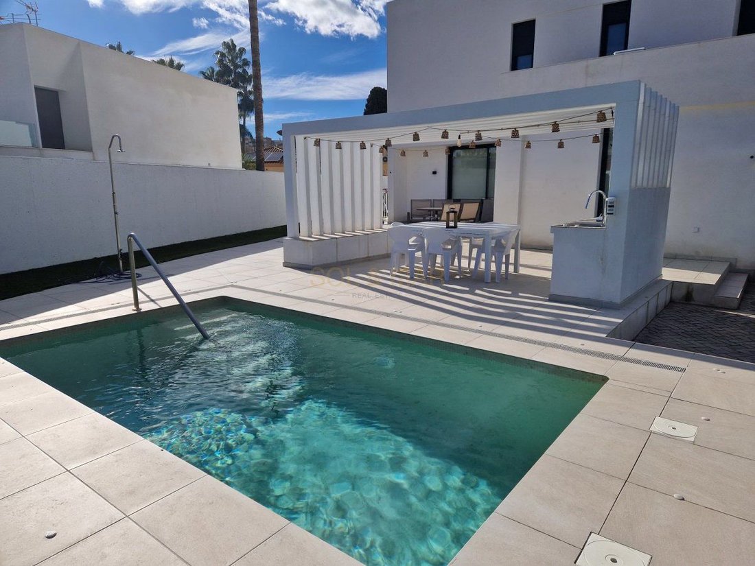 Villa in Torremolinos, Andalusia, Spain 1 - 17476044
