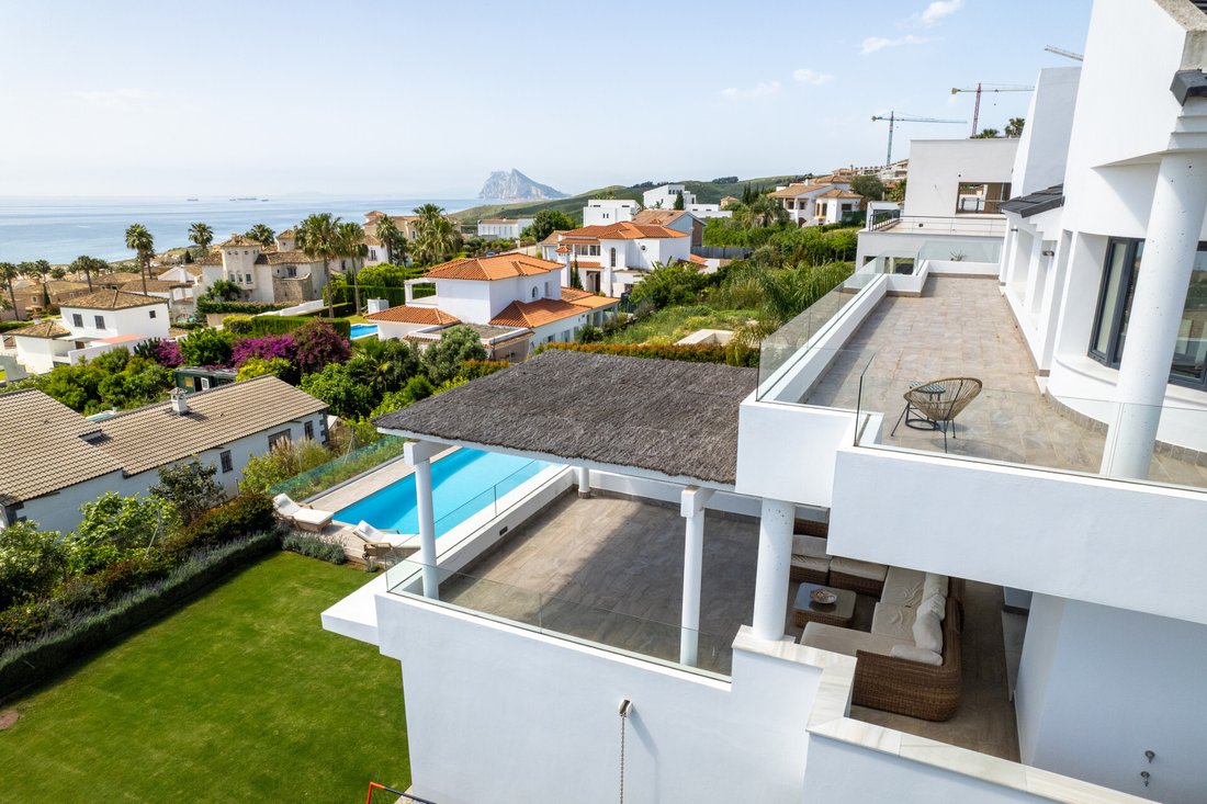 Villa in La Alcaidesa, San Roque, Andalusia 1 - 14472851