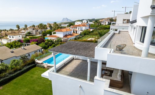 Villa in La Alcaidesa, San Roque, Andalusia 1