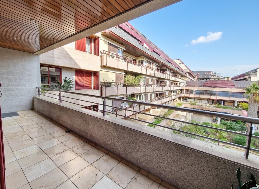 Apartment in Estoril, Cascais e Estoril, Lisbon 1 - 17476510