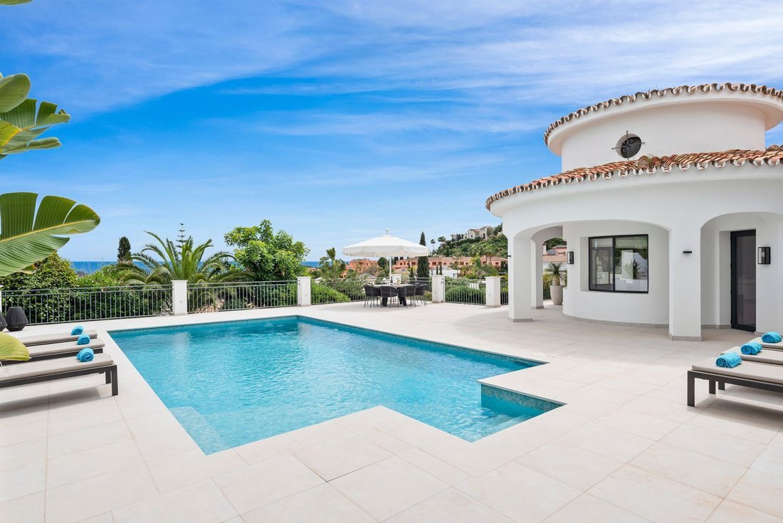 Villa in El Paraíso, Benahavis, Spain 1 - 17476609