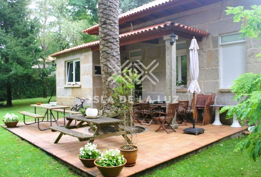 Villa in O Grove (District), O Grove, Spain 1 - 17476339