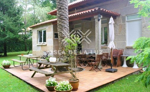 Villa in O Grove (District), O Grove, Spain 1