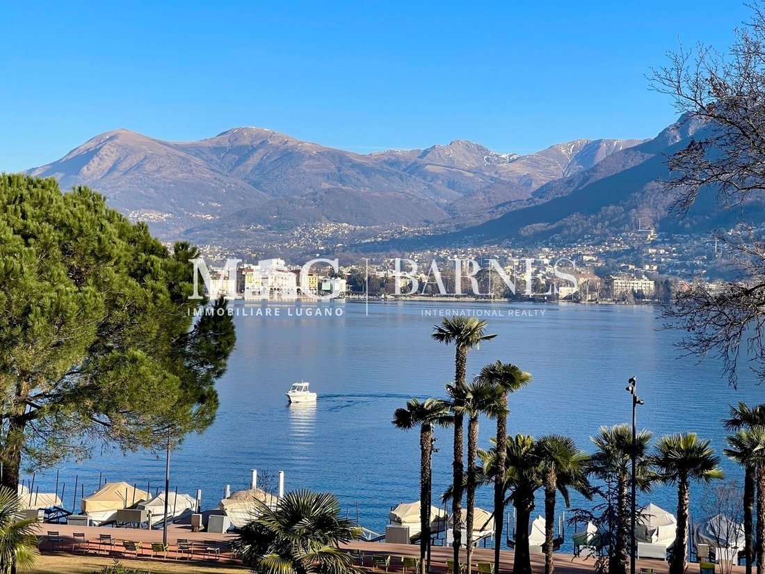 Lugano, Paradiso: 3.5 Room Lakefront Apartment With Terrace