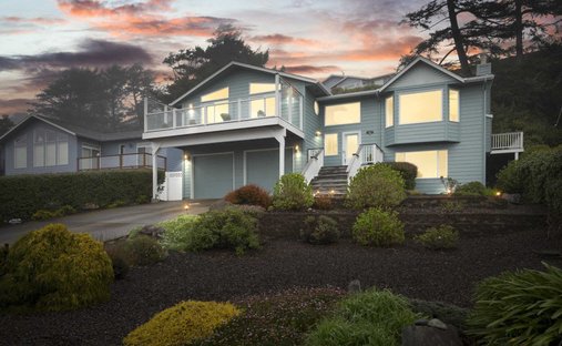 House in Waldport, Oregon, United States 1