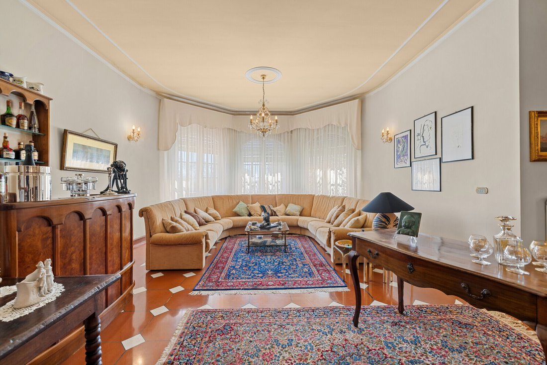Villa in Diano Marina, Liguria, Italy 3 - 17476312