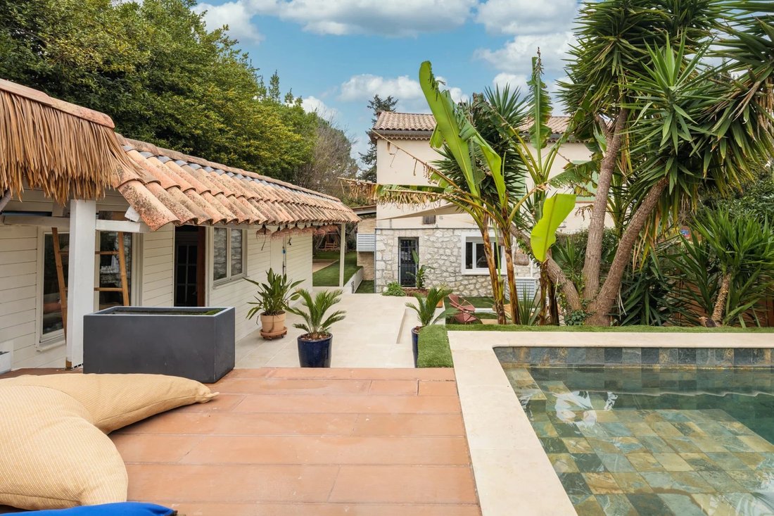 Apartment in Saint-Paul-de-Vence, Provence-Alpes-Côte d'Azur, France 1 - 17477226