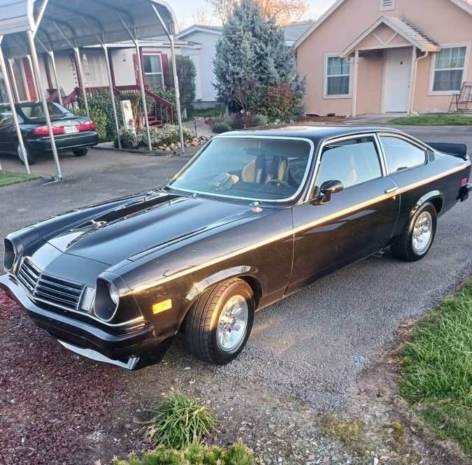 Coupe in Glendale, United States 1 - 17476459