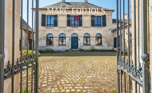 House in Centre Ville, Crepy-en-Valois, France 1