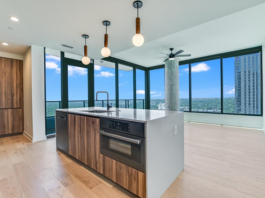 Condo in Austin, Texas, United States 2 - 17477055