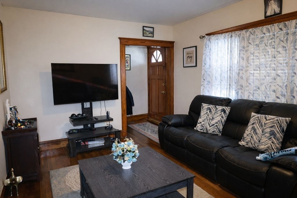House in Somerville, Massachusetts, United States 4 - 17476254