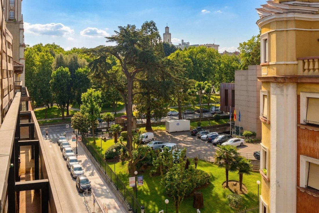 Penthouse in Centro y casco historico, Oviedo, Spain 1 - 17476626