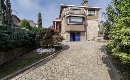 Villa in Vigo, Vigo, Spain 1