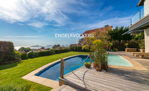 Villa in Oia, Vigo, Spain 1