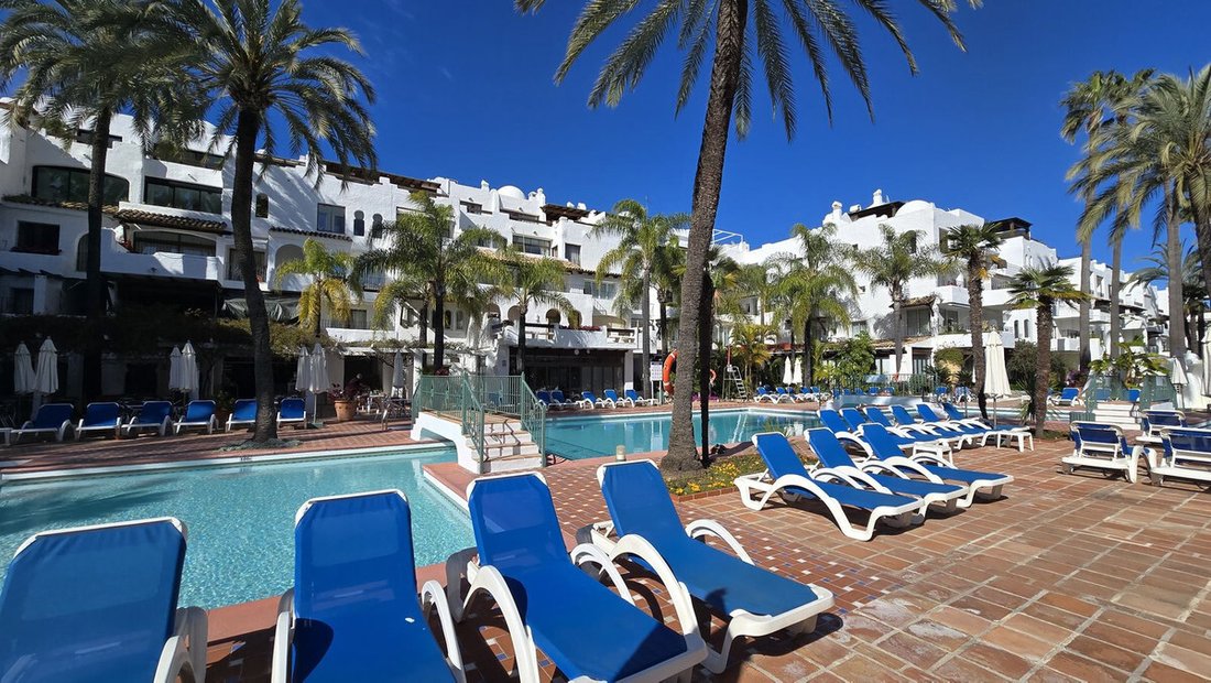 Apartment in Puerto Banus, Marbella, Spain 5 - 17477371