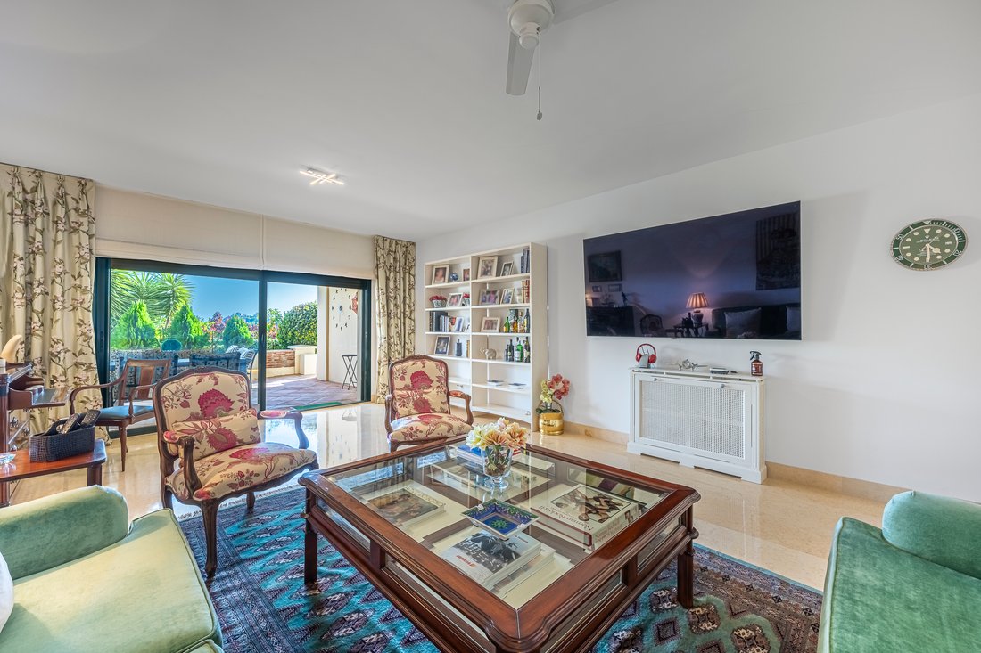 Apartment in Benahavis, Andalusia, Spain 2 - 17477913