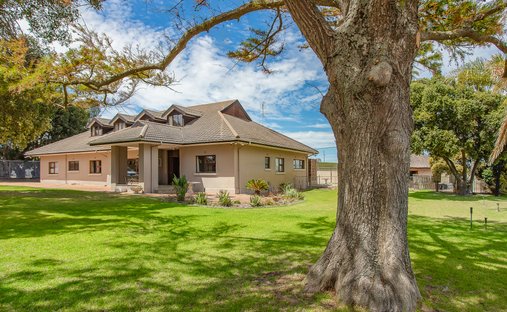 Farm Ranch in Stellenbosch, Western Cape, South Africa 1